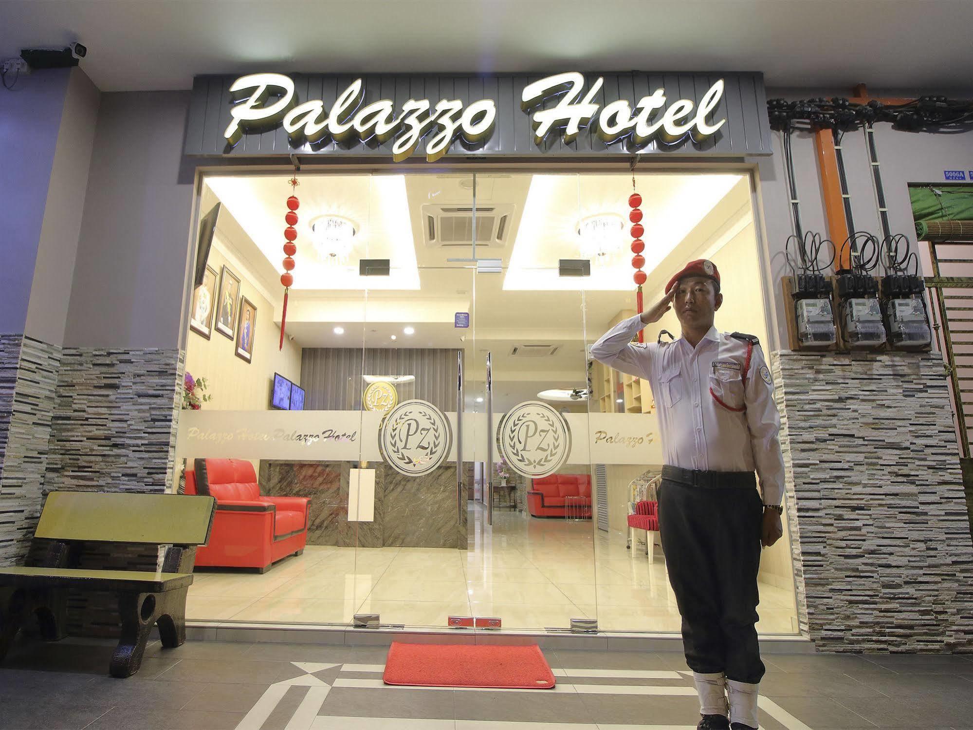 Palazzo Hotel Kulai Exteriér fotografie